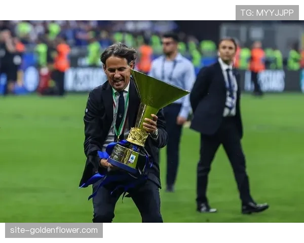 特写：国米提前锁定欧冠资格后，主帅小因扎吉在更衣室的简短讲话